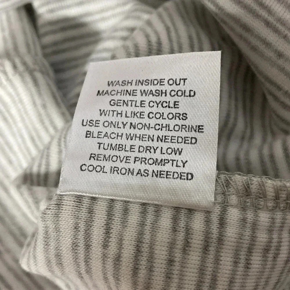 NWT small gray pinstripe casual comfortable short sleeved crew neck tee spring - Picture 6 of 6